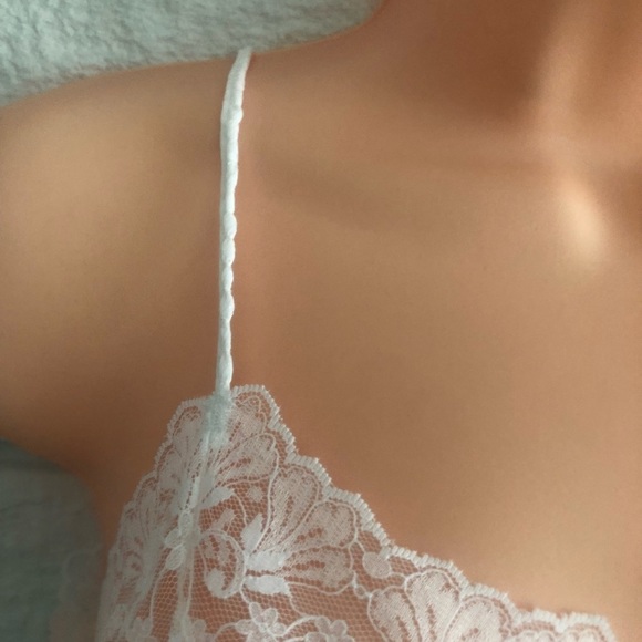Size Small Sweet silky Cami​ - Picture 4 of 8